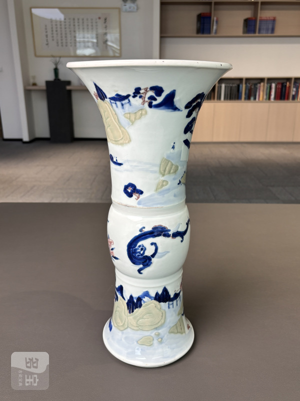 清康熙 釉下三彩山水螭龙纹花觚 - 图6